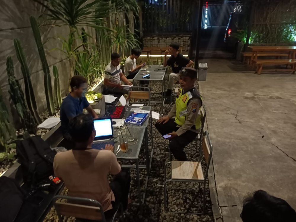 Cooling System Polres Tulungagung Patroli Sambang Warga, Jaga Persatuan dan Kesatuan Pasca Pemilu