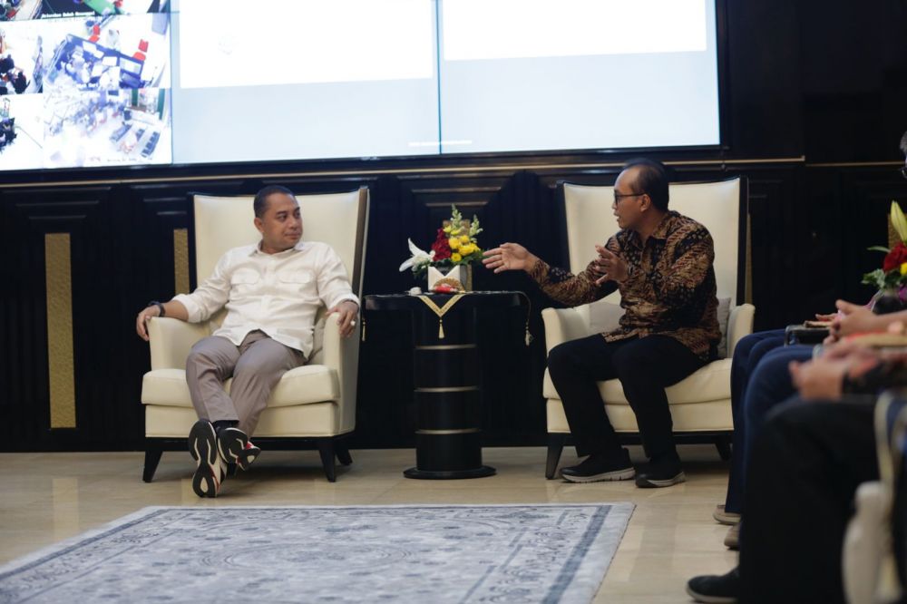Walikota Surabaya Eri Cahyadi saat lapor SPT tahunan 