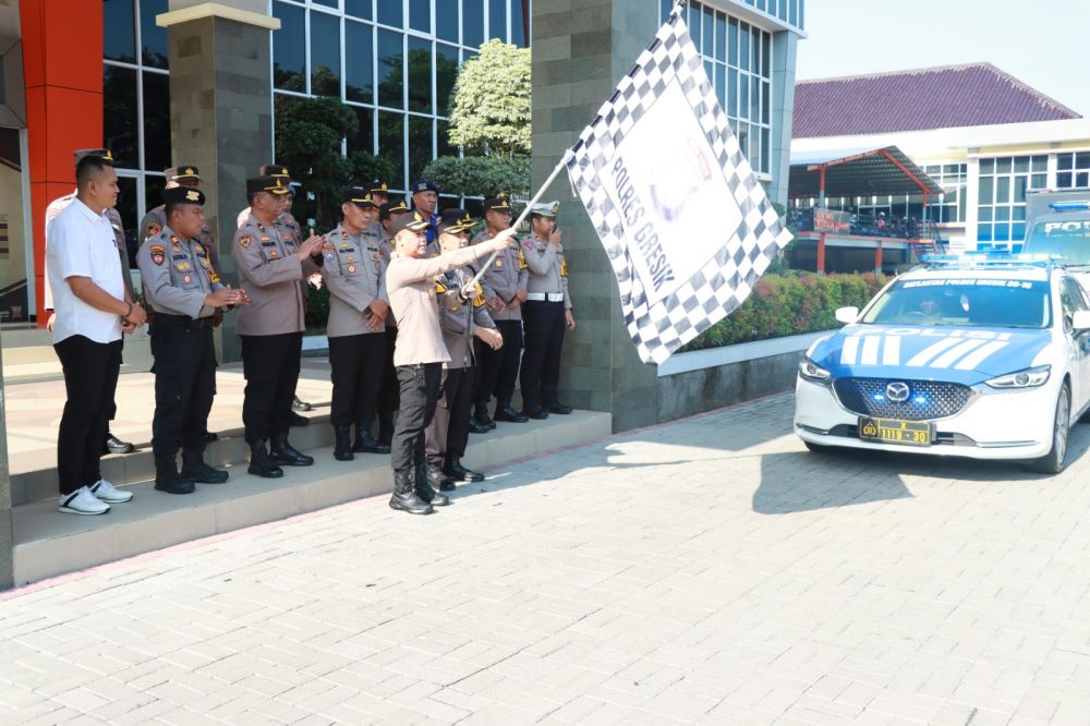 Polres Gresik Berangkatkan Bantuan untuk Bencana Banjir di Jawa Tengah