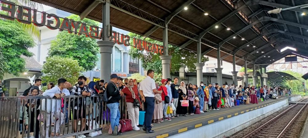 Arus Balik H+3 Lebaran, 22 Ribu Lebih Orang Berangkat dari Daop 8 Surabaya