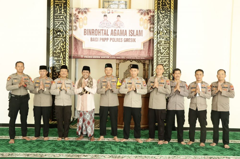 Polres Gresik gelar Binrohtal di masjid Al Aziz Gresik