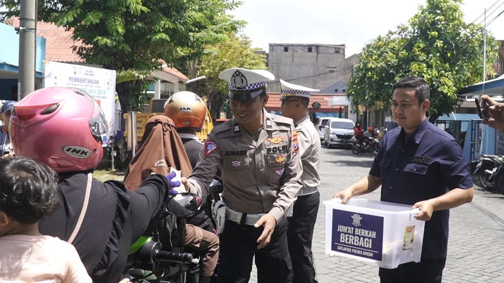 Satlantas Polres Gresik gelar Jum'at Berkah