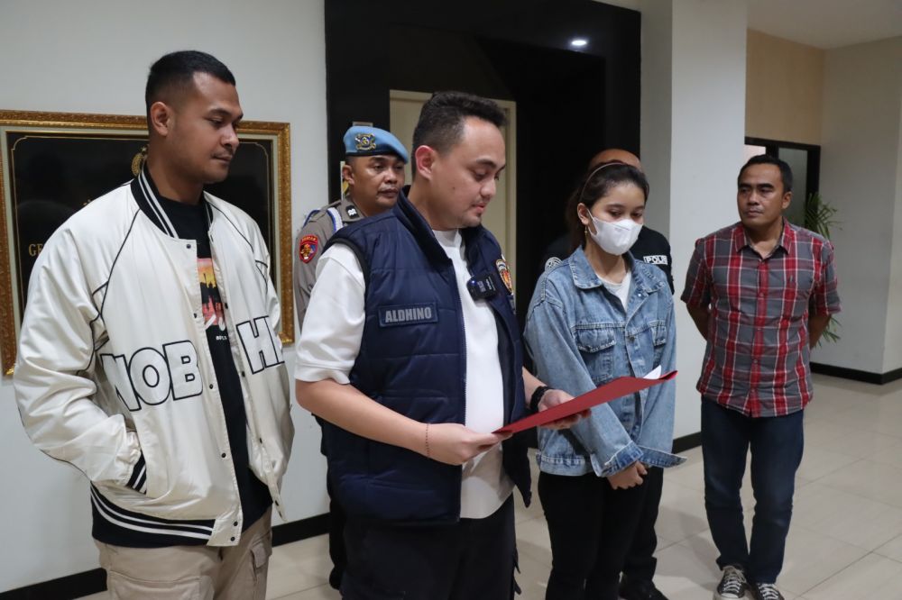 Kasatreskrim Polres Gresik AKP Aldhino Prima Wirdhan saat memberikan keterangan