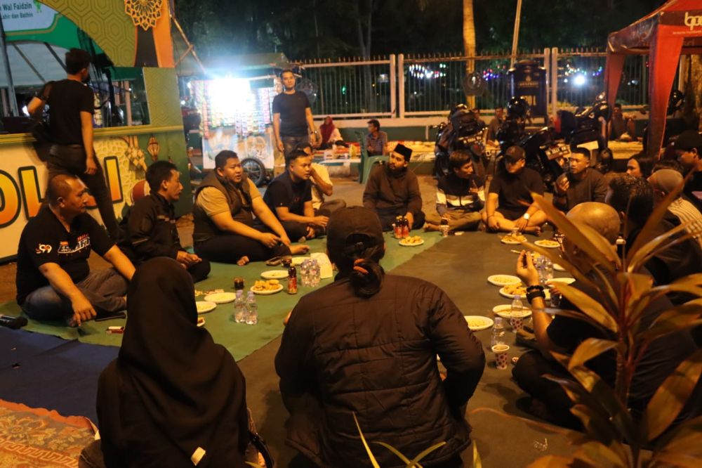 Kapolres Pamekasan AKBP Jazuli Dani Iriawan saat bareng club motor