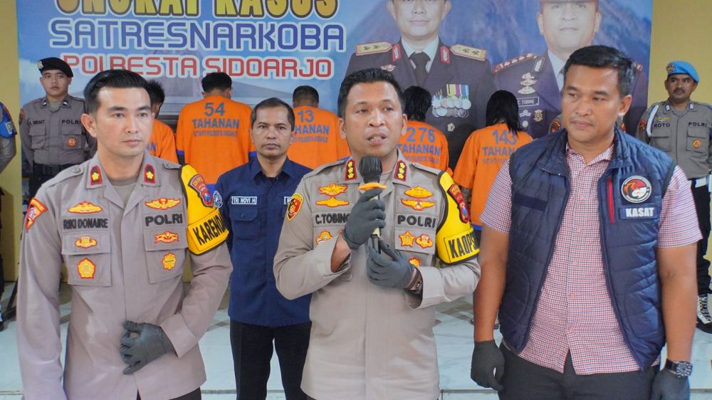 Satresnarkoba Polresta Sidoarjo Tangkap Pasutri Pengedar Narkoba dan Sita Sabu 137,57 Gram