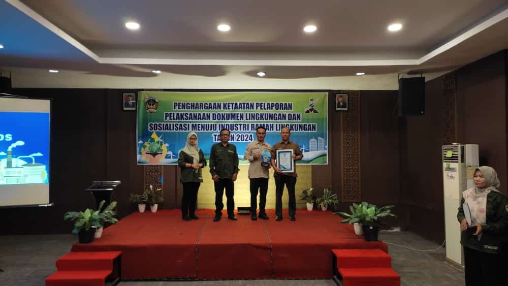 Perhutani KPH Lawu Ds Terima Penghargaan Kategori Biru