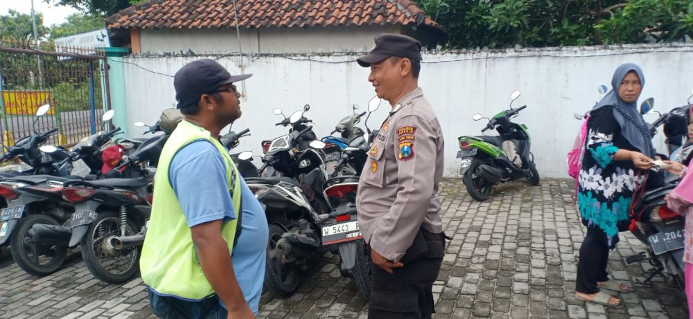 Polsek Benjeng lakukan patroli rutin