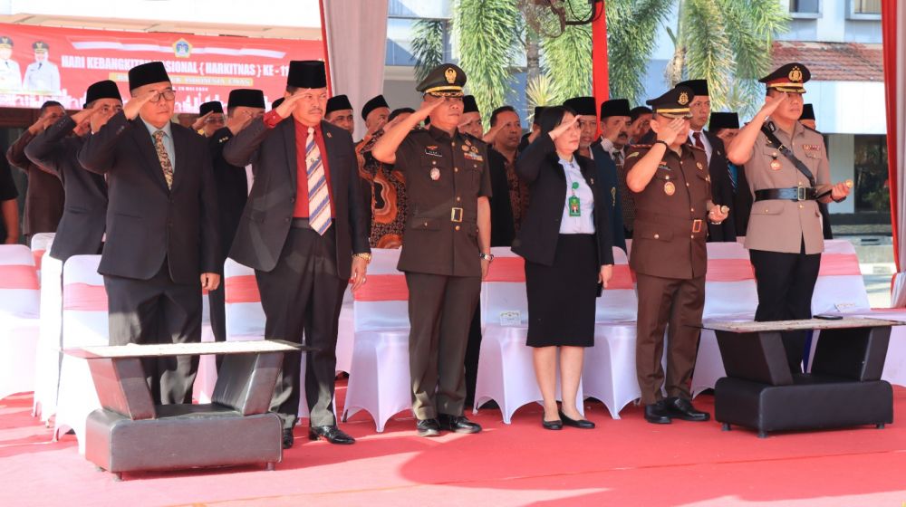 Kapolres Gresik AKBP Adhitya Panji Anom saat upacara bendera Hari Kebangkitan Nasional