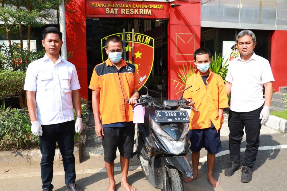 Tersangka diamankan Polisi beserta barang buktinya