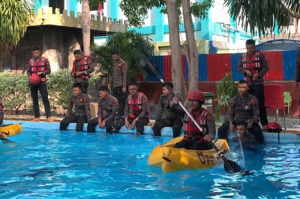 Satsamapta Polres Gresik latihan SAR