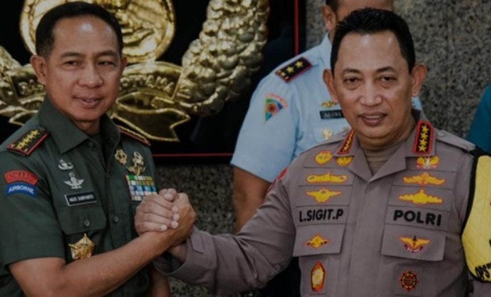 Panglima TNI Agus Subiyanto bersama Kapolri Jenderal Listyo Sigit Prabowo