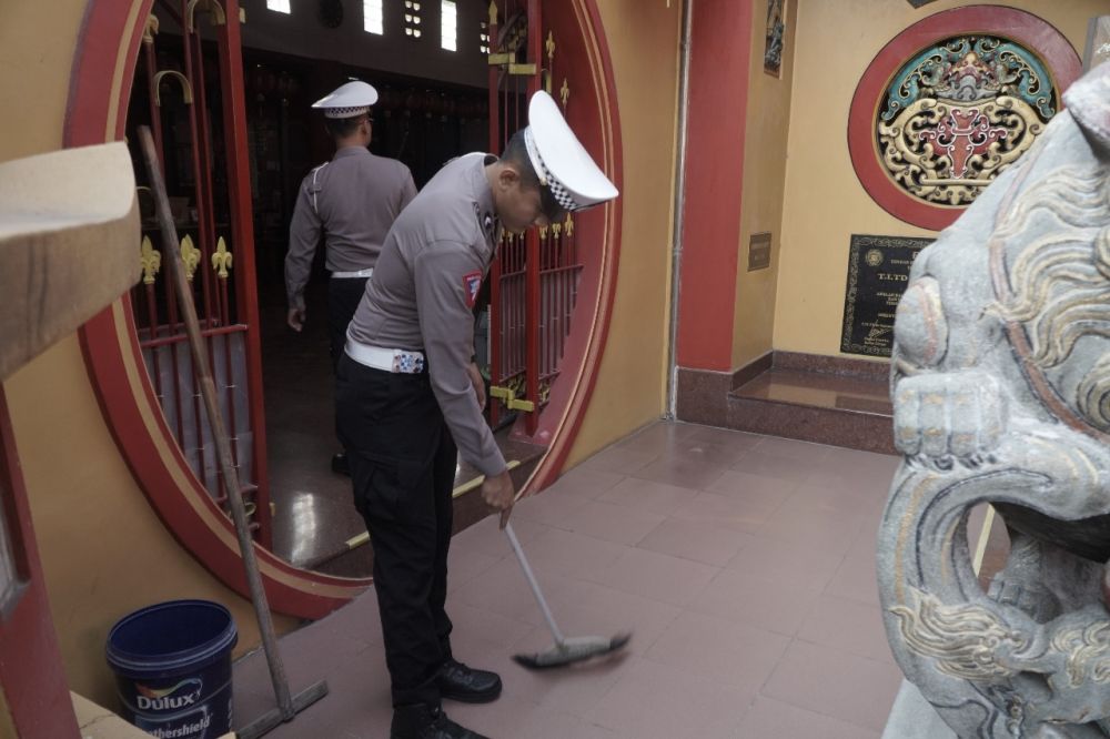 Polres Gresik lakukan bakti religi di klenteng Kim Hin Kiong 