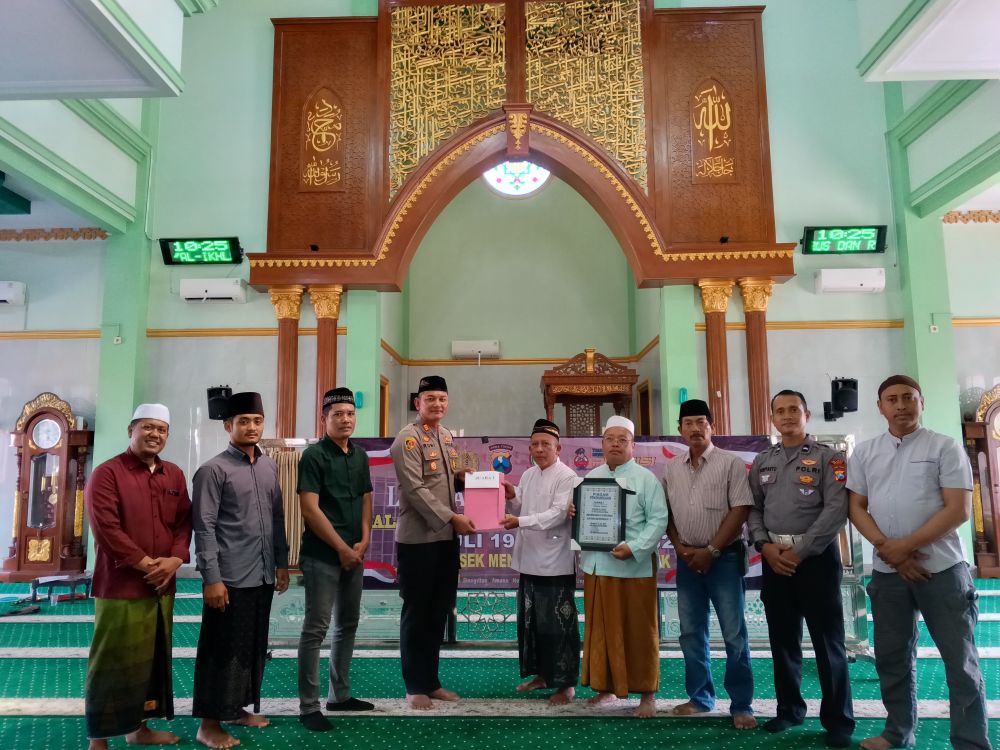 Sambut Hari Bhayangkara ke-78, Polsek Menganti dan Muspika Gelar Lomba Kebersihan