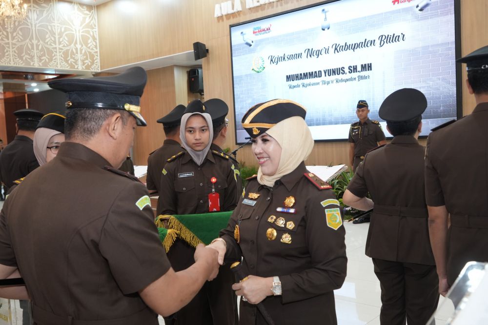 Kajati Jatim Rotasi Beberapa Kajari