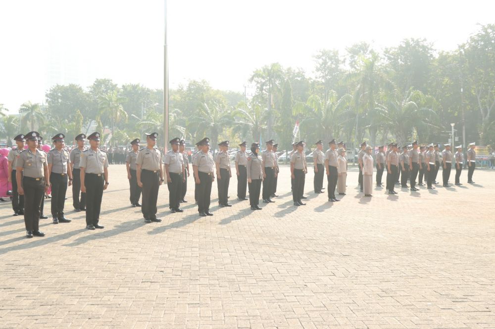 Peringati Hari Bhayangkara ke-78, 51 Personil Polres Gresik Naik Pangkat