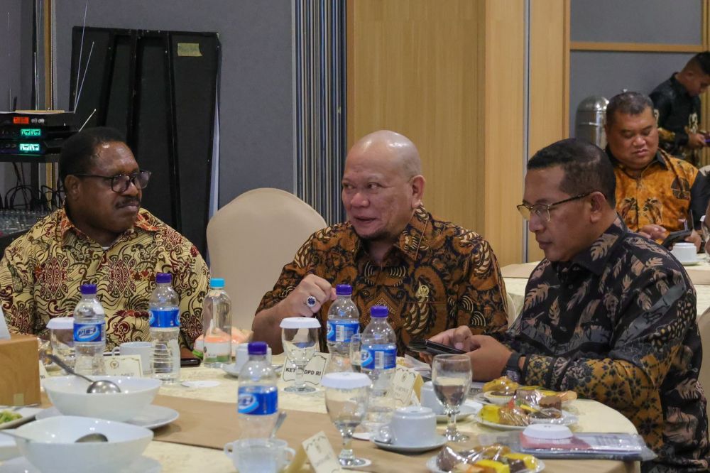 Ketua DPD RI AA LaNyalla Mahmud Mattalitti saat reses ke Sorong