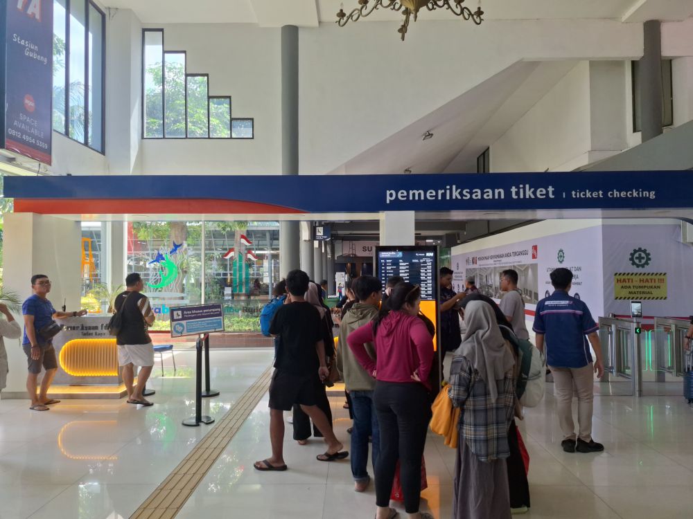 Pelanggan KAI Daop 8 Surabaya mengalami peningkatan