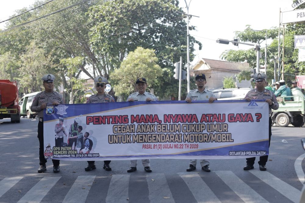 Satlantas Polres Gresik bersama Jasa Raharja sosialisasi keselamatan berkendara