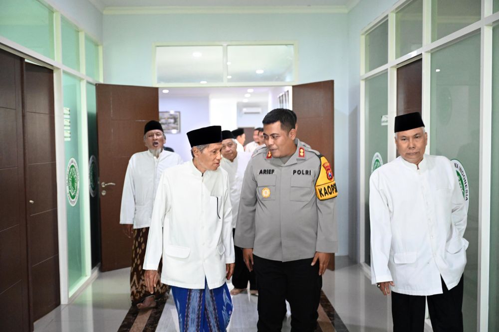 Kapolres Gresik AKBP Arief Kurniawan silaturahmi ke kantor MUI