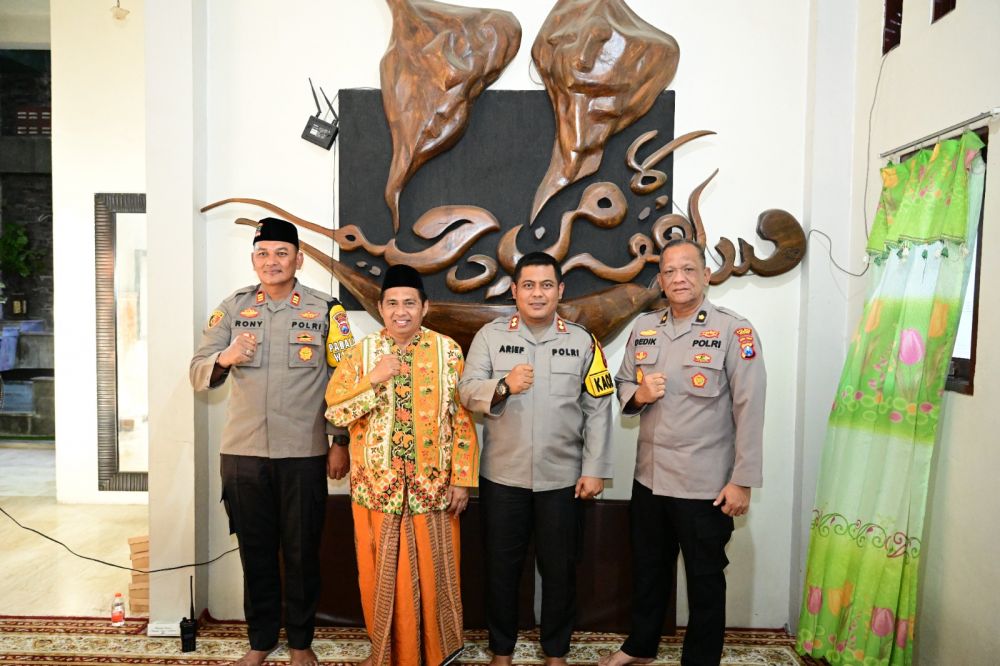 Pererat Silaturahmi, Kapolres Gresik Kunjungi Ponpes Darul Ihsan Menganti