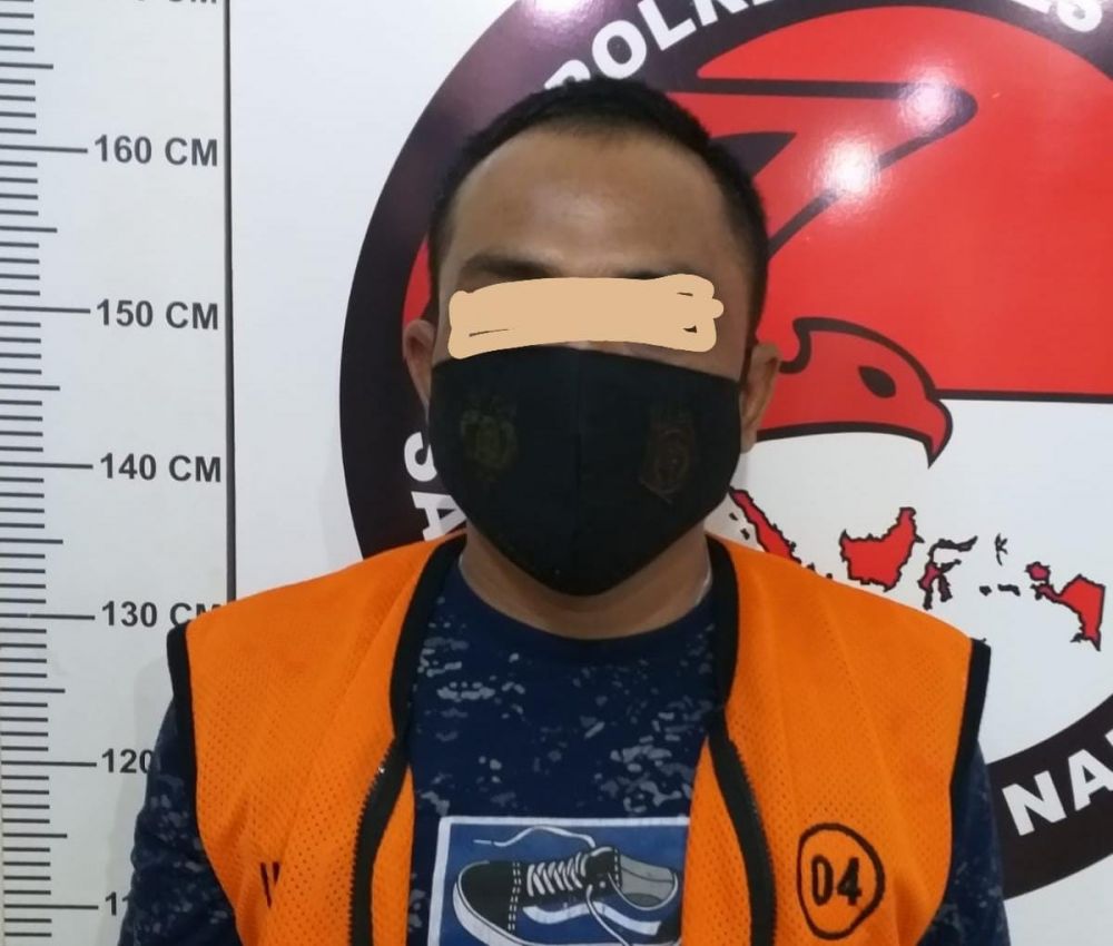 Tersangka diamankan Polisi beserta barang buktinya 