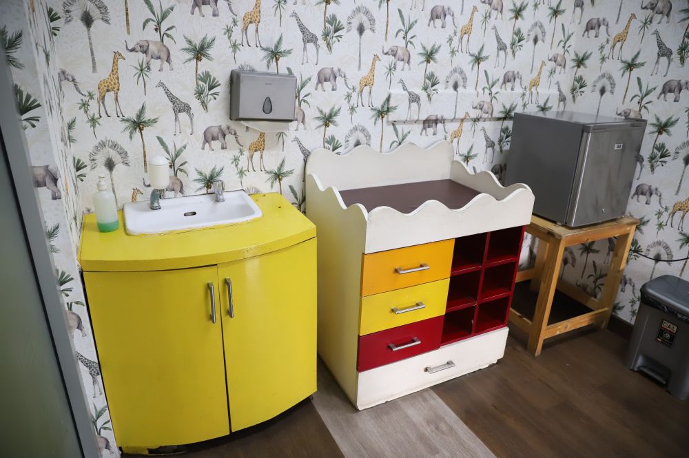 Ruang Laktasi untuk ibu menyusui 