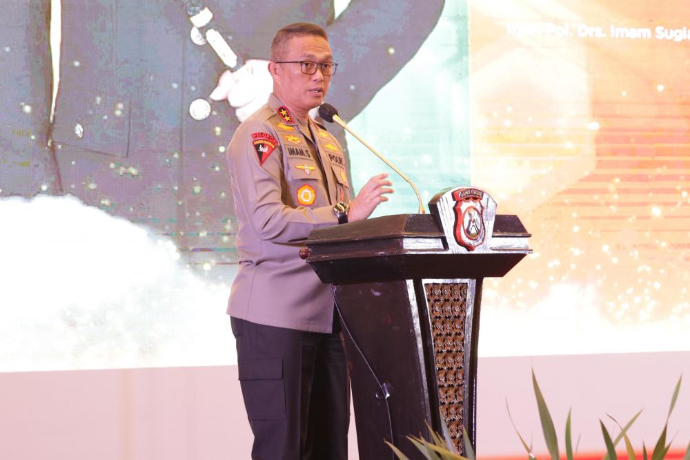 Kapolda Jatim Irjen Pol Drs. Imam Sugianto