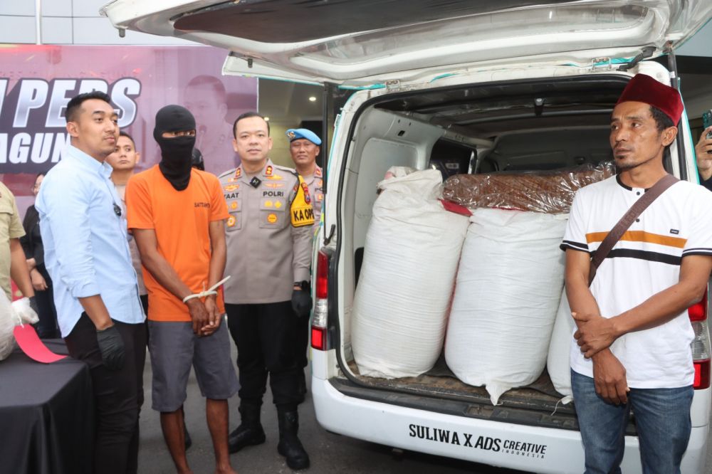 Satreskrim Polres Tulungagung Tangkap Pelaku Pencuri Tembakau dan Mobil