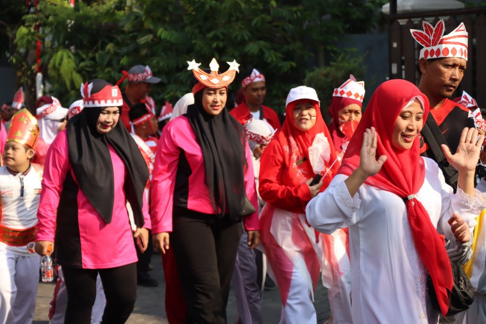 Kemala Bhayangkari Gresik gelar jalan sehat 