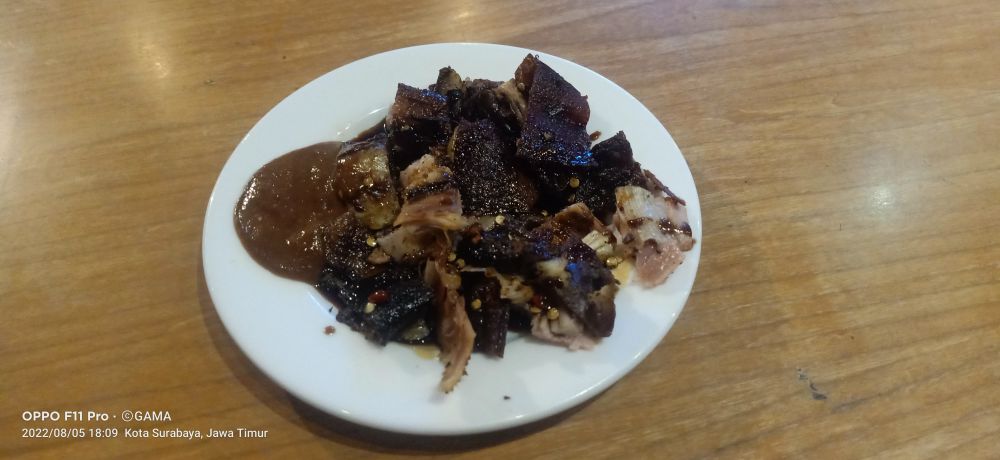 Kuliner Kambing Guling ala Maxone hotel Dharmahusada Surabaya