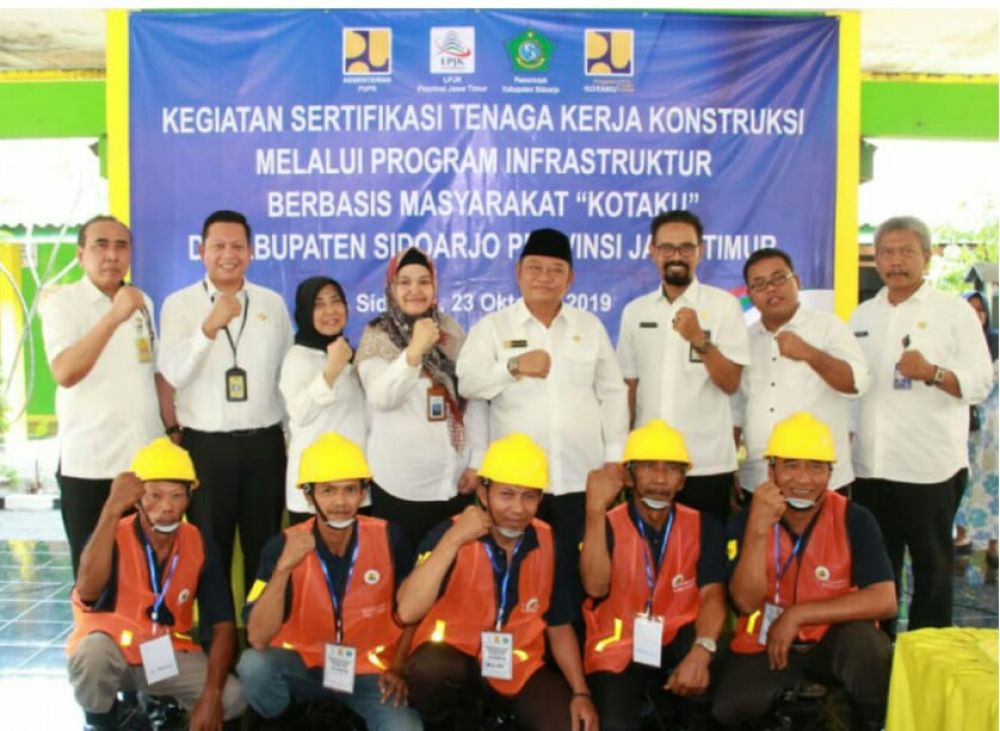 Bupati Sidoarjo dan para tukang