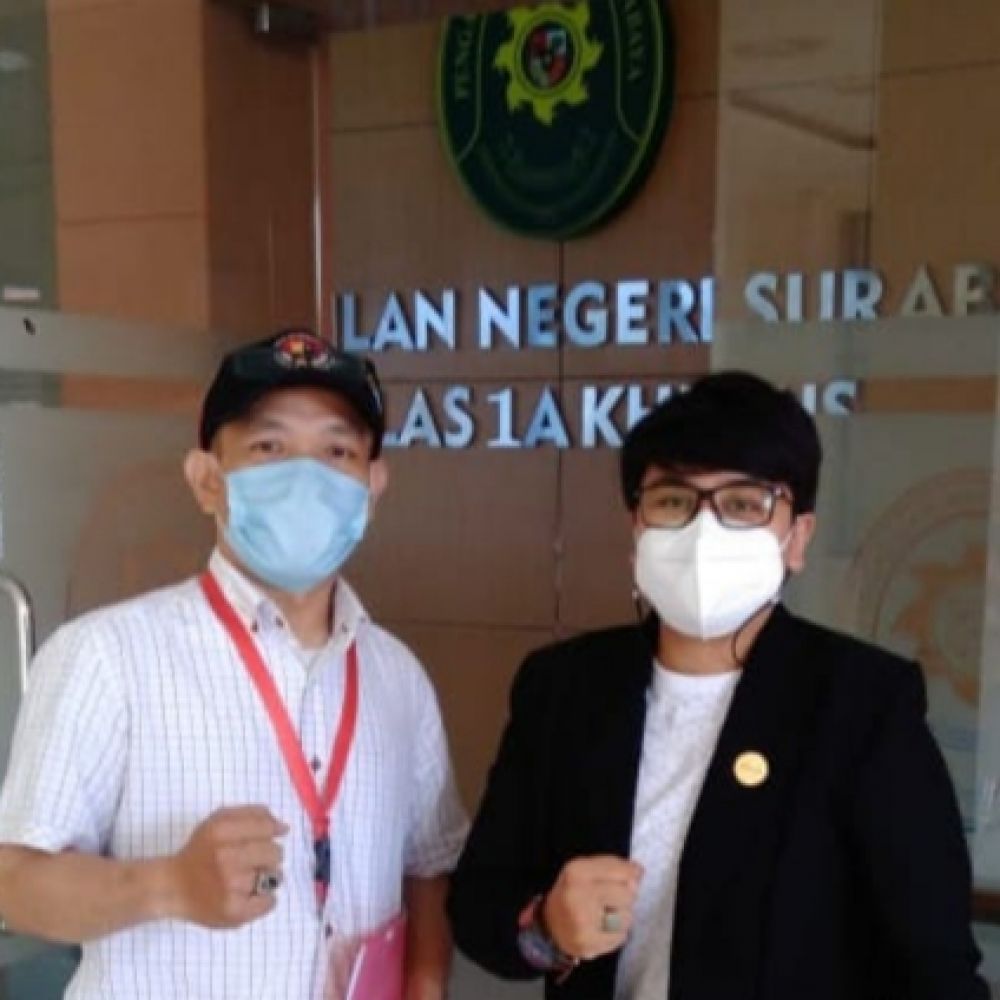 Ketua LBHNI dan LPKNI Kabupaten Malang Dedy, S. S.H., dan rekan advokat Fauzia Irnani, S.H