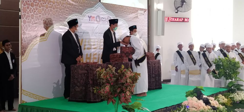 Yatim Mandiri Gelar Wisuda 70 Santri Tahfidz ICMBS