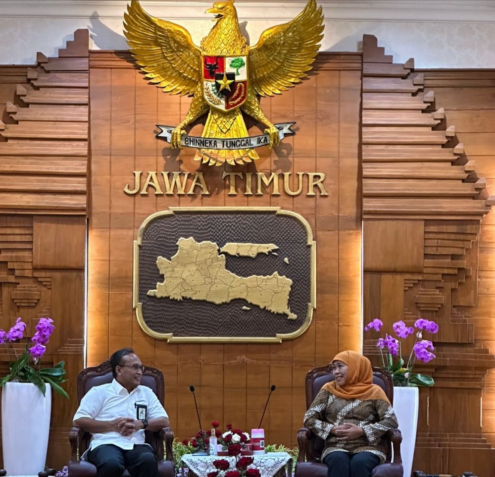 Gubernur Jatim Khofifah Indar Parawansa terima kunjungan Kanwil DJP Jatim 1 Sigit Danang Joyo