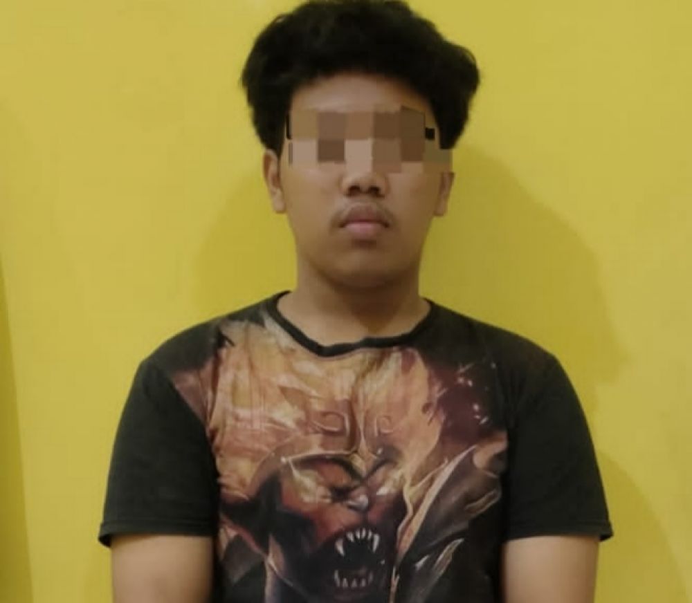 Tersangka diamankan Polisi beserta barang buktinya