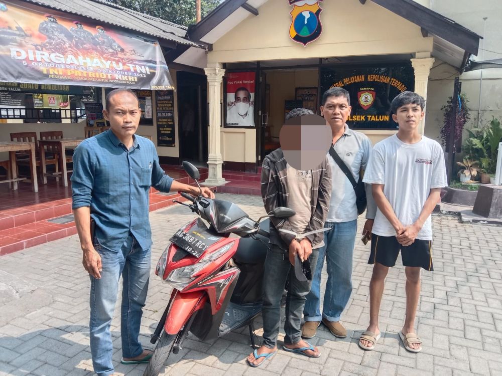 Tersangka Curanmor diamankan Polisi beserta barang buktinya