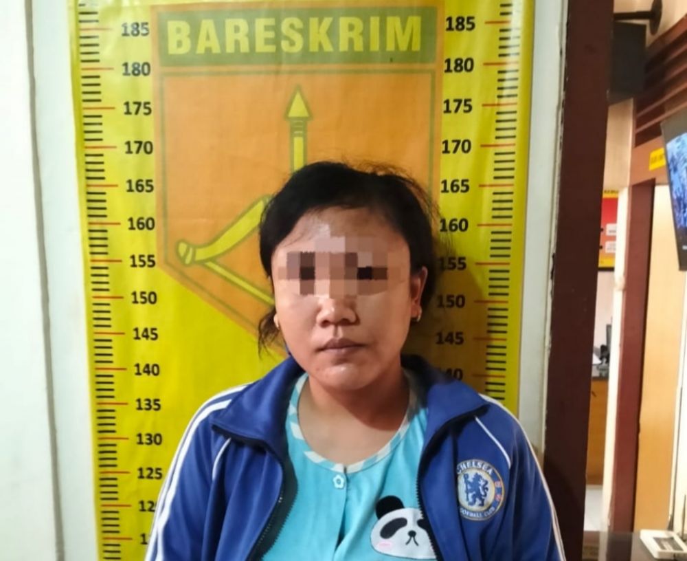 Tersangka diamankan Polisi beserta barang buktinya