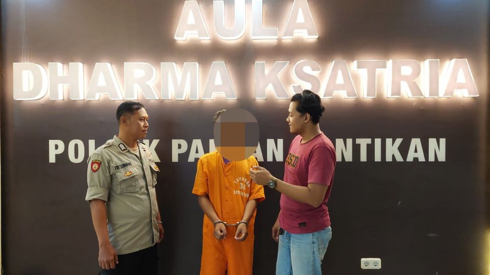 Tersangka diamankan Polisi beserta barang buktinya