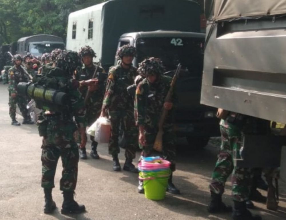 Siswa calon prajurit TNI AL ini menjalani latihan berganda