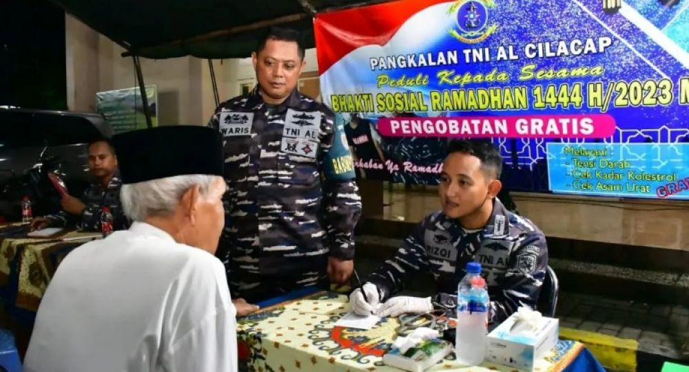 Danlanal Cilacap buka pengobatan gratis 
