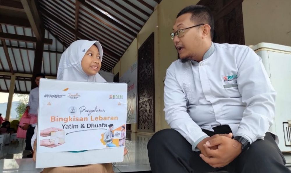 Laznas BMH salurkan bingkisan lebaran ke Yatim-piatu dan kaum dhuafa