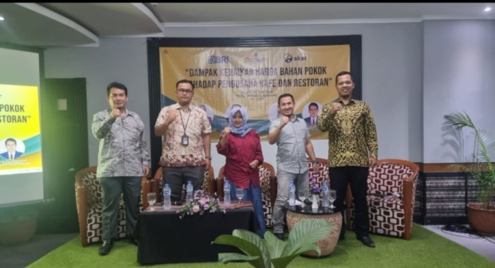 Pengusaha Cafe dan Restoran