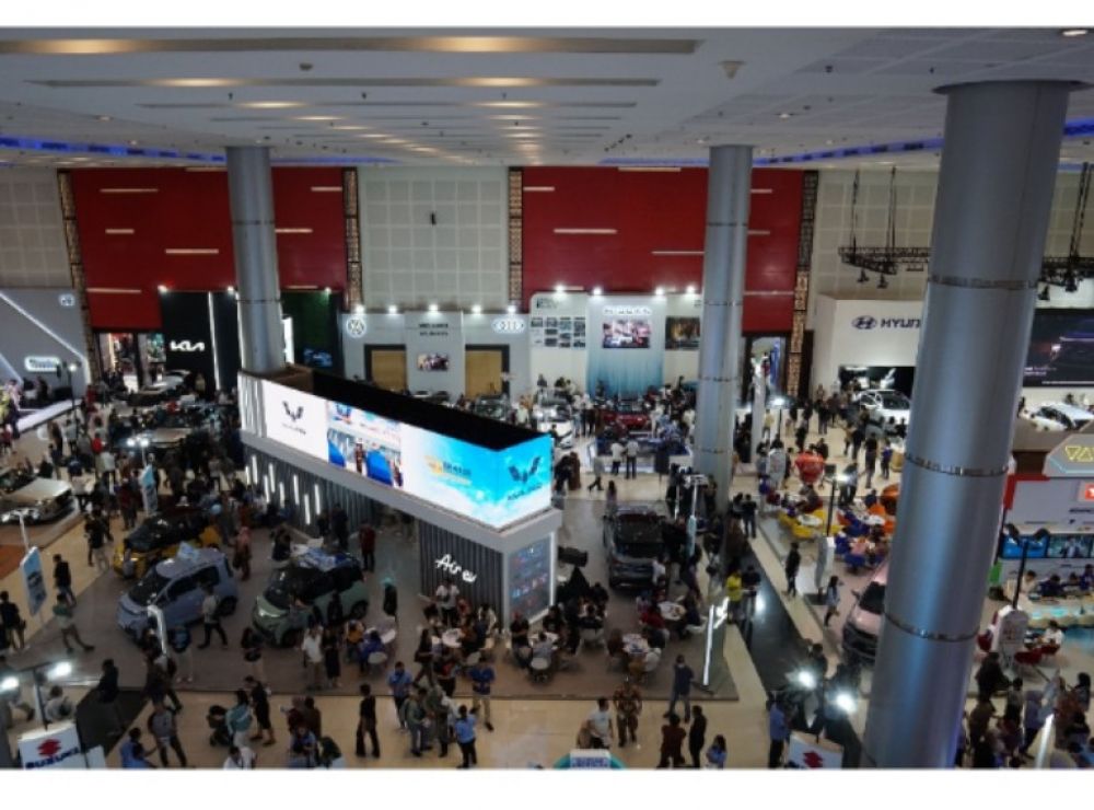 Pameran Otomotif di GIIAS Surabaya