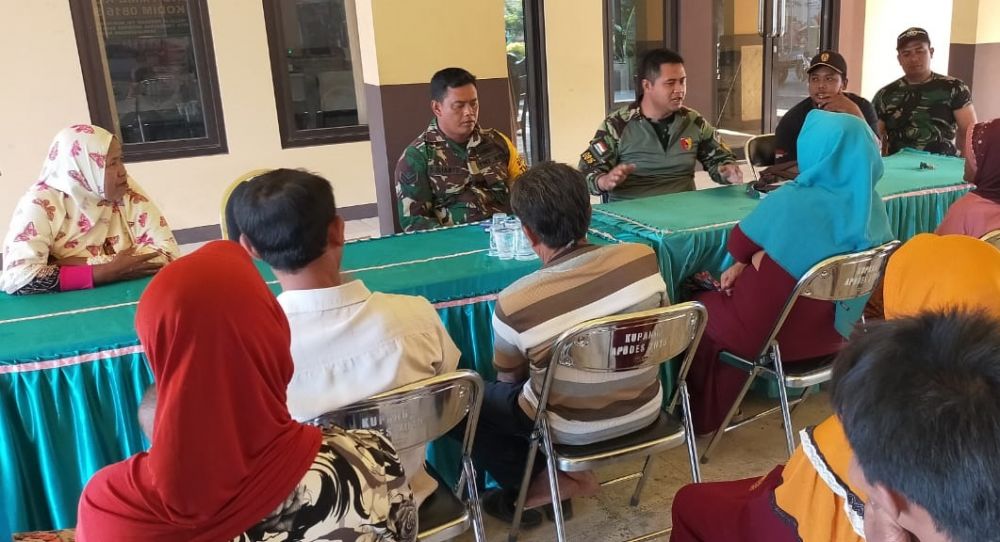 Satgas TMMD Ke 106 Mediasi Persoalah Hutang Warga Desa Kupang Sidoarjo