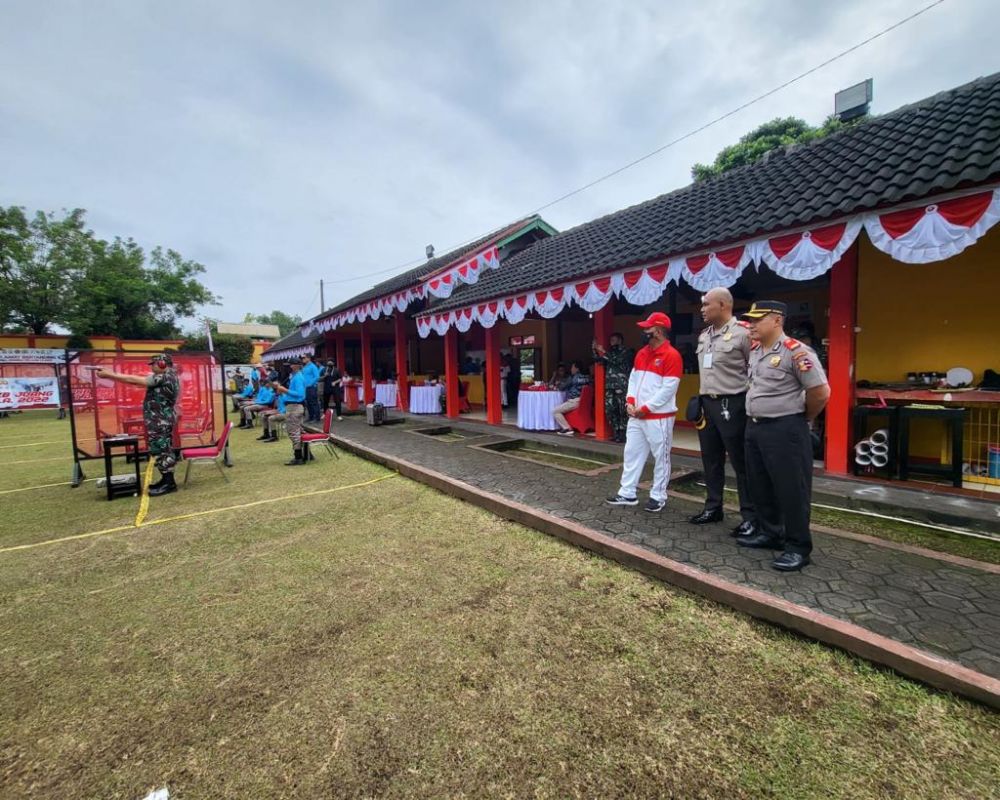 Jalin Sinergitas, TNI-Polri Gelar Lomba Menembak