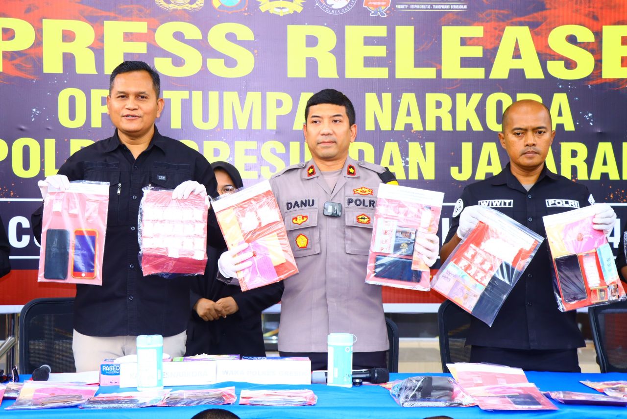Polisi tangkap tersangka pengedar Narkoba beserta barang buktinya