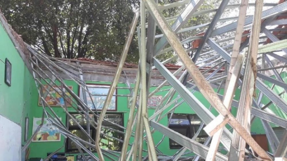 SDN Gentong Ambruk, Dua Orang Siswa Meregang Nyawa