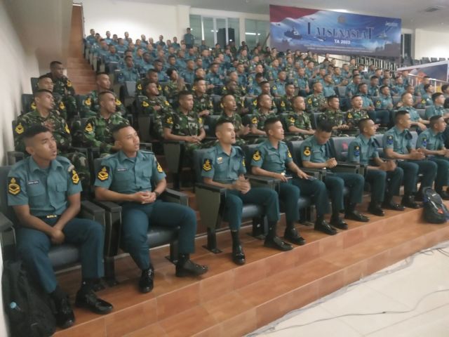 Prajurit dan Siswa Kodiklatal Ikuti Perayaan Paskah Gabungan TNI AL 2023