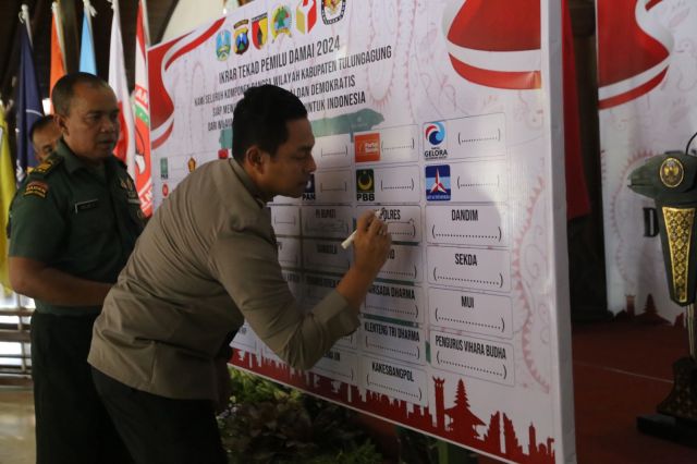 TNI Polri Jaga Netralitas Kata Kapolres Tulungagung saat Deklarasi Pemilu Damai